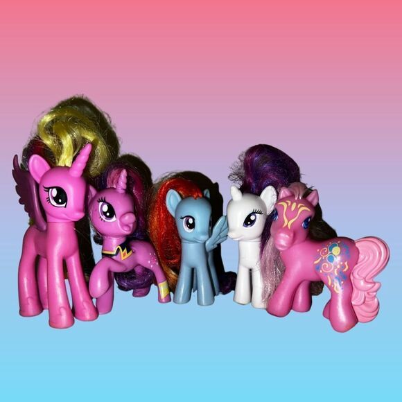 Lot #12 My Little Pony Pinkie Pie - Picture 1 of 9
